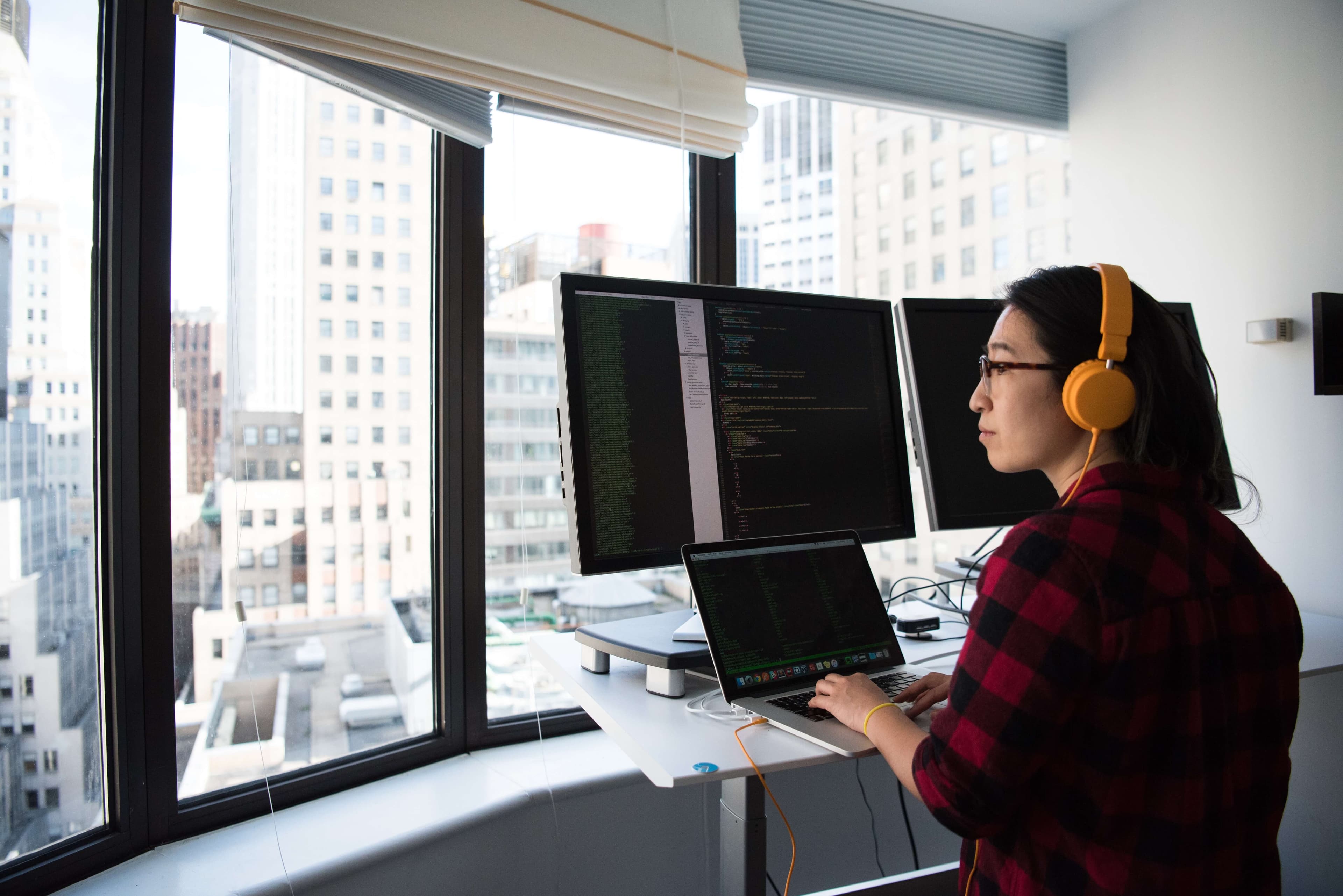 Thumbnail for blog post: The Impact of Cross-Platform Development with React Native on Mobile Apps